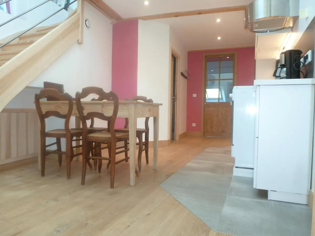 Au Cheval Blanc - appartements et chambres d'hôtes Albertville Couette-café
