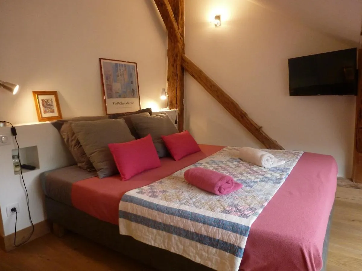Couette-café Au Cheval Blanc - appartements et chambres d'hôtes Albertville France