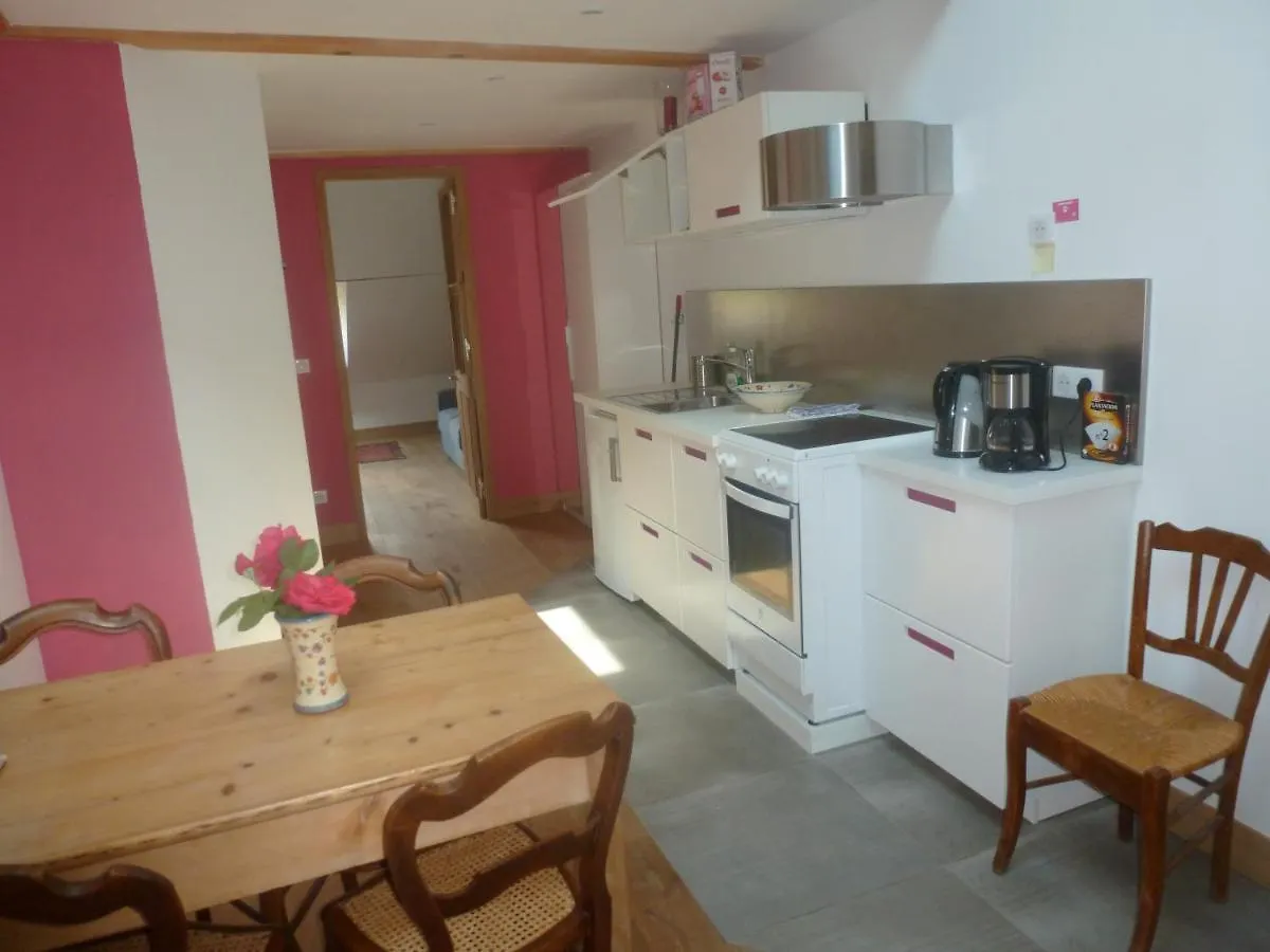 Au Cheval Blanc - appartements et chambres d'hôtes Albertville Couette-café